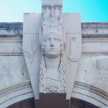 Entre filosofía, política y creación