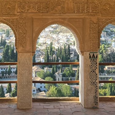 Le démiurge et ses héritages dans la philosophie arabe et la théologie islamique