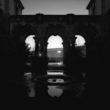 Derrière la scène - Pour un portrait anti-iconique